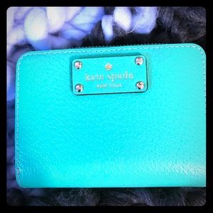 KATE SPADE CARA WELLESLEY WALLET BUD GREEN